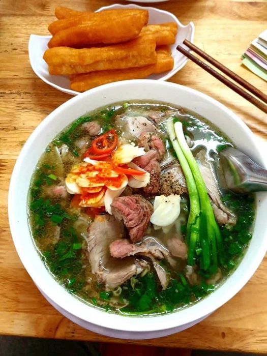 Tô phở Hà Nội chuẩn vị tại Phở Hoa Bắc
