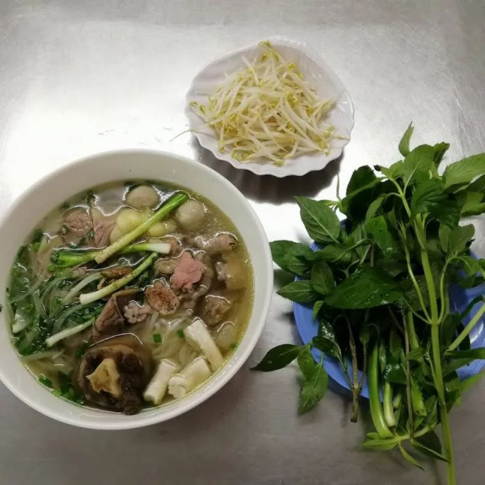 Hình ảnh tô phở bò thơm ngon tại Phở Bò Nhớ