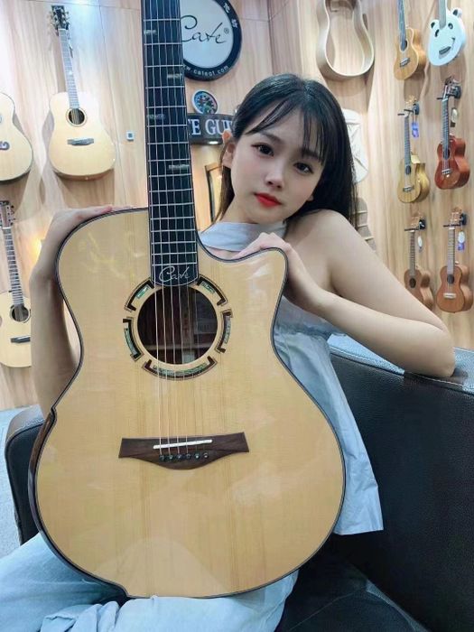 Hình ảnh ấn tượng về Gió Guitar