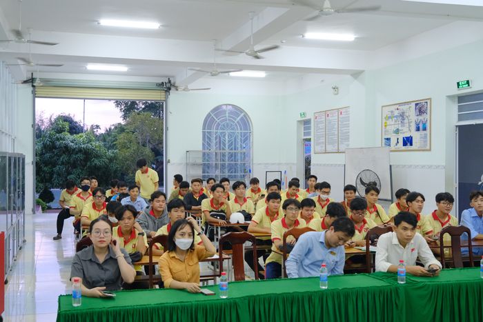 Khuôn viên xanh mát Đại học Nam Cần Thơ (DNC)