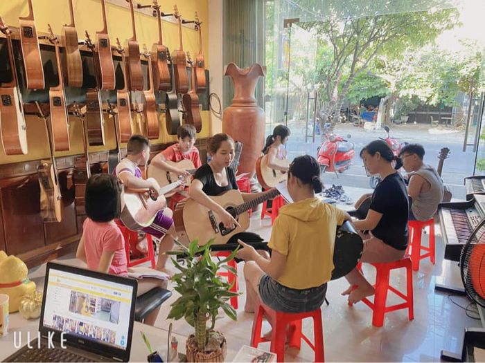 Không gian đào tạo chuyên nghiệp tại Shop Guitar Đà Nẵng