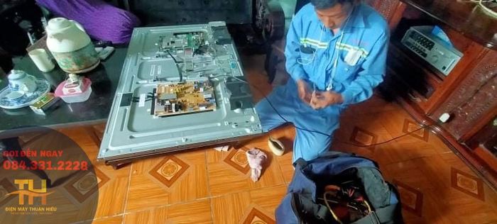 Hình ảnh quy trình sửa chữa chuyên nghiệp tại Điện Máy Thuận Hiếu