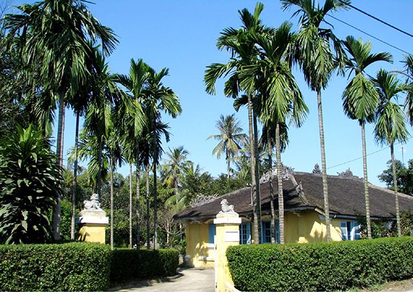 Hình ảnh minh họa số 1: Thôn Vĩ Dạ trong nắng mai