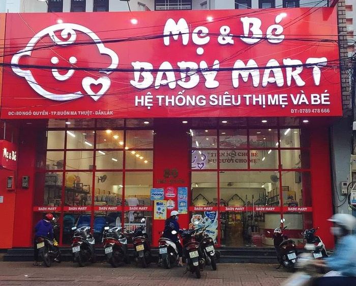Góc trưng bày sản phẩm đa dạng tại Babymart
