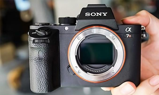Máy Ảnh Sony ILCE-7RM2