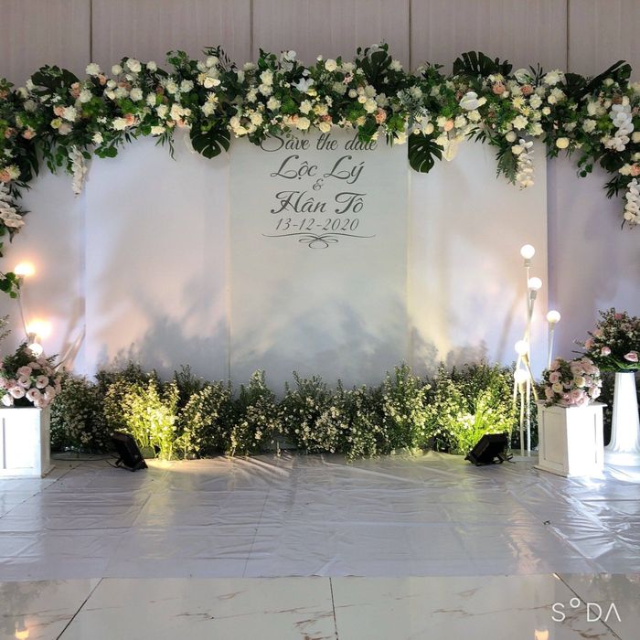Hình ảnh ấn tượng về không gian tiệc cưới được thiết kế bởi Cherry Wedding Decor