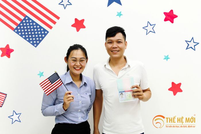 Hình ảnh đội ngũ chuyên gia tư vấn tại Thế Hệ Mới