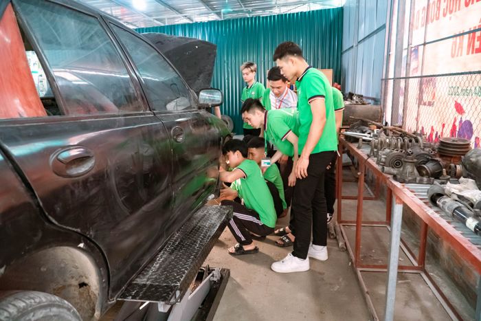 Hình ảnh khuôn viên hiện đại Trường Cao Đẳng Công Thương Việt Nam