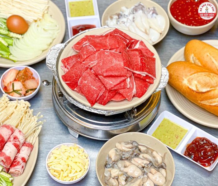 Không gian ấm cúng và các món ăn hấp dẫn tại Bò Sốt Hẻm