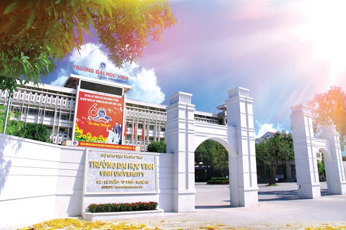 Hình ảnh ấn tượng về khuôn viên Trường Đại học Vinh - ngôi trường với kiến trúc hài hòa giữa truyền thống và hiện đại.