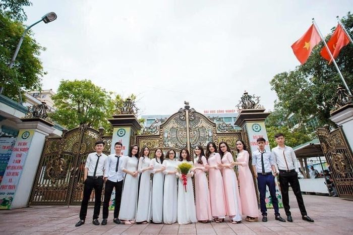 Khuôn viên xanh mát của Đại học Công nghiệp Vinh