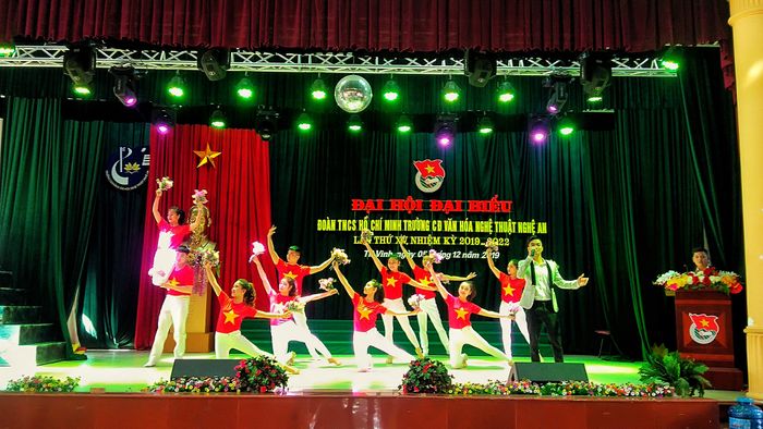 Hình ảnh ấn tượng về Trường Cao đẳng Văn hóa Nghệ thuật Nghệ An - nơi ươm mầm những tài năng nghệ thuật đất Việt.