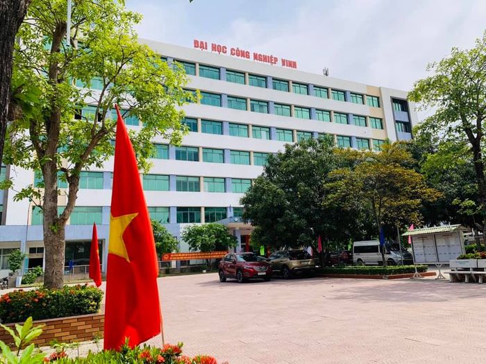 Hình ảnh phòng thí nghiệm hiện đại tại Đại học Công nghiệp Vinh