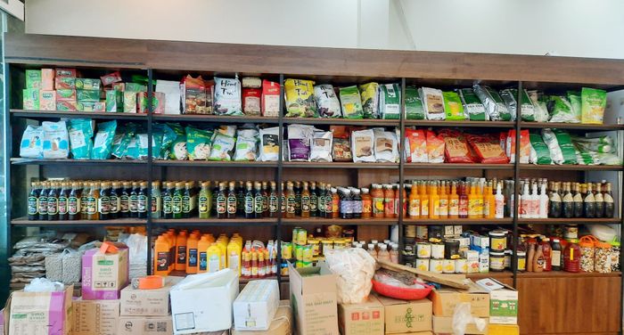 Không gian trưng bày đa dạng tại Siêu Thị Nguyên Liệu Phạm Thu Hiền