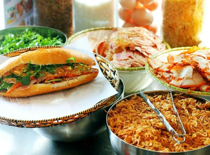 Bánh mì Lãn Ông - Nghệ thuật phối hợp nguyên liệu