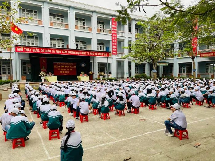Khuôn viên xanh mát Trường THCS Lương Khánh Thiện - Nơi truyền thống hòa quyện cùng hiện đại