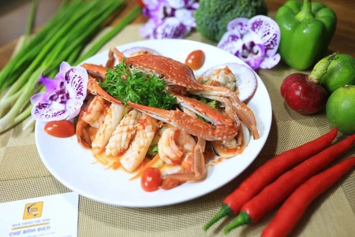 Không gian ấm cúng tại Hải sản Chợ Bình Điền