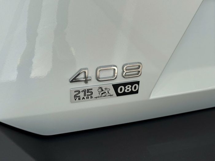 Peugeot 408 Legend Edition (7).jpg