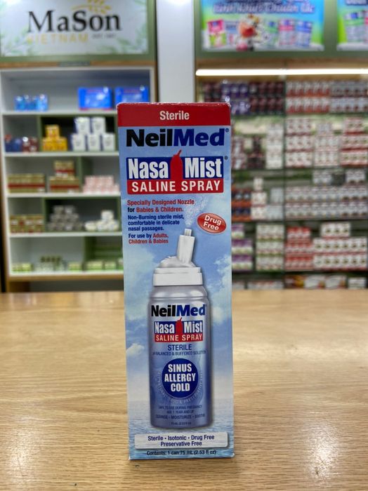 Hình ảnh minh họa sử dụng NeilMed NasaMist cho trẻ em