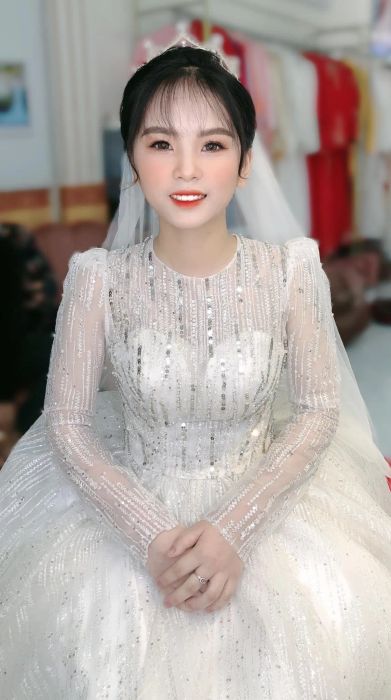Hình ảnh 2: Cô dâu rạng rỡ với phong cách makeup thanh lịch