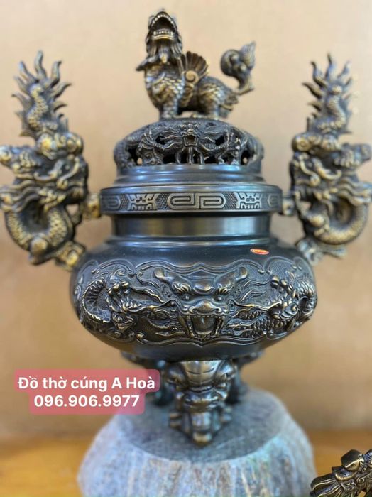 Không gian trưng bày tinh tế tại Đại Lý Đồ Thờ Cúng A Hòa - Ảnh 2