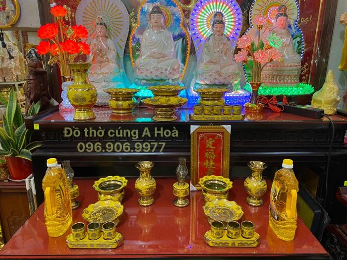 Hình ảnh không gian trưng bày tại Đại Lý Đồ Thờ Cúng A Hòa