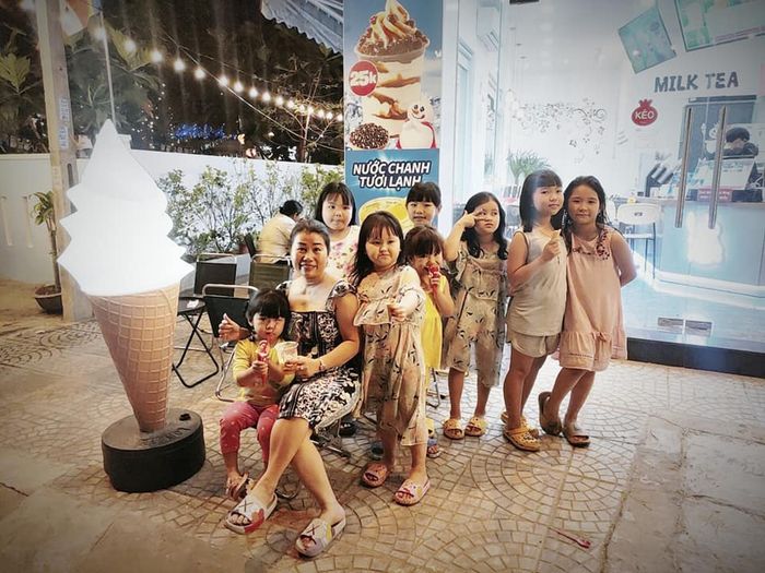 Những ly kem Sundae đầy màu sắc tại Mixue