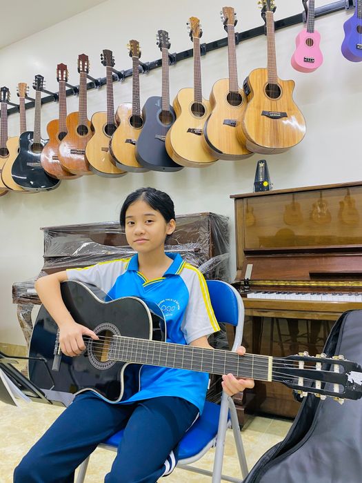 Hình ảnh lớp học đầy năng lượng tại LC Music