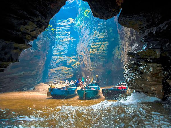 View biển tuyệt đẹp tại Nhà hàng Hoàng Hải