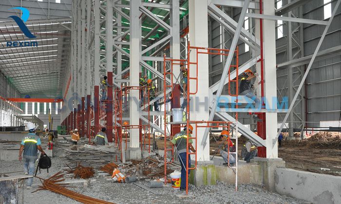 Hình ảnh thi công sơn chống cháy chuyên nghiệp của Rexam