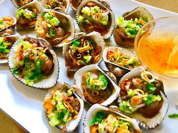 Nhà Hàng Hoàng Hải ảnh 2 - Góc nhìn chân thực về không gian sang trọng và những món ngon đang chờ đón thực khách.