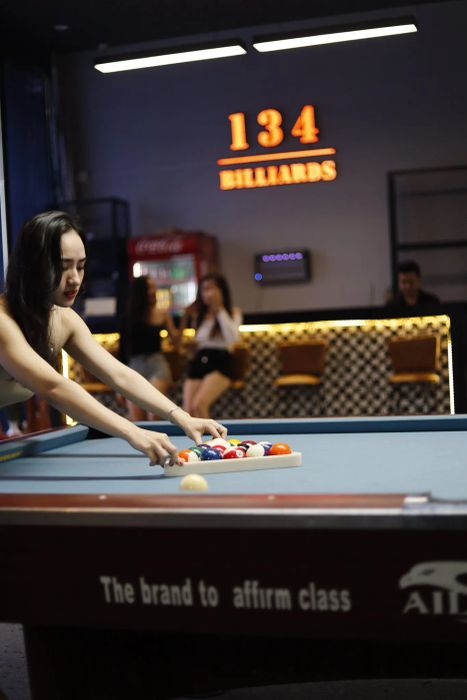 Hệ thống bàn bida cao cấp tại 134 Billiards Club