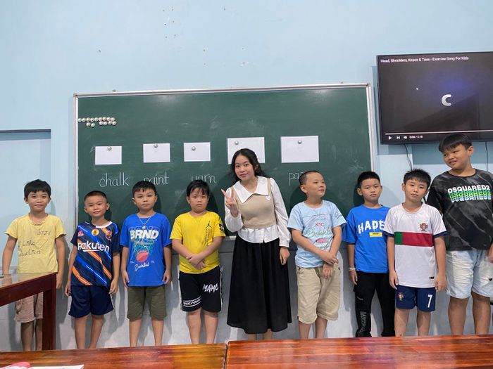 Hình ảnh học viên nhí tại Trung Tâm Anh Ngữ Âu Mỹ Úc - Chi nhánh Xuân Lộc