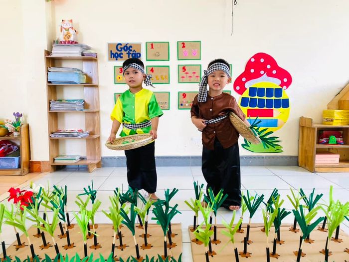 Hình ảnh sinh động về hoạt động học tập tại Mầm Non Hoa TiGôn