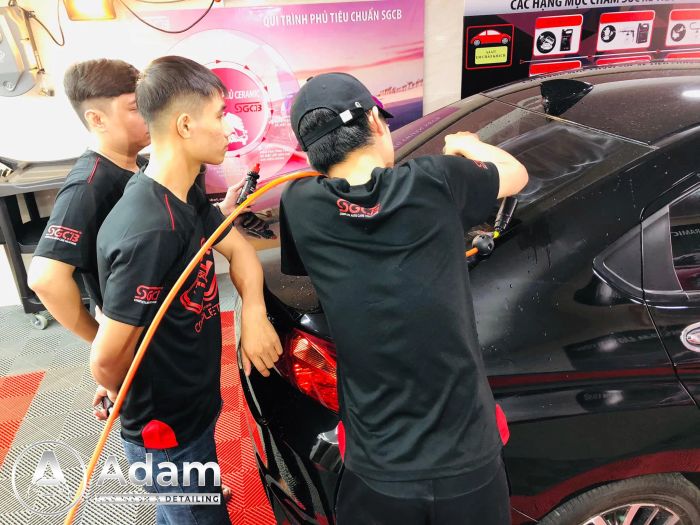 Quy trình chăm sóc xe chuyên nghiệp tại Adam