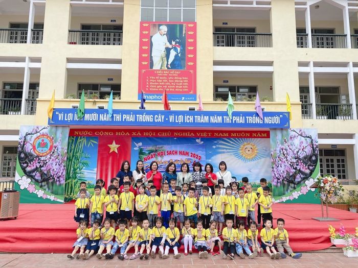 Khuôn viên xanh mát Trường Mầm non Mai Pha