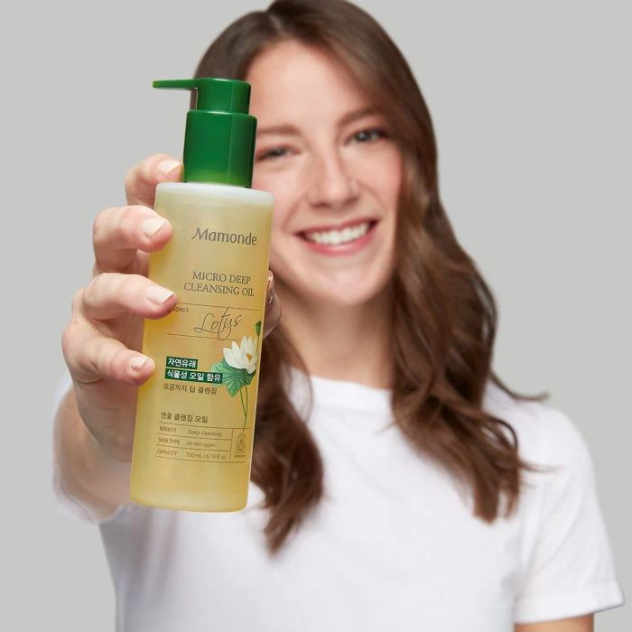 Hình ảnh chi tiết dầu tẩy trang Mamonde với tinh chất hoa sen