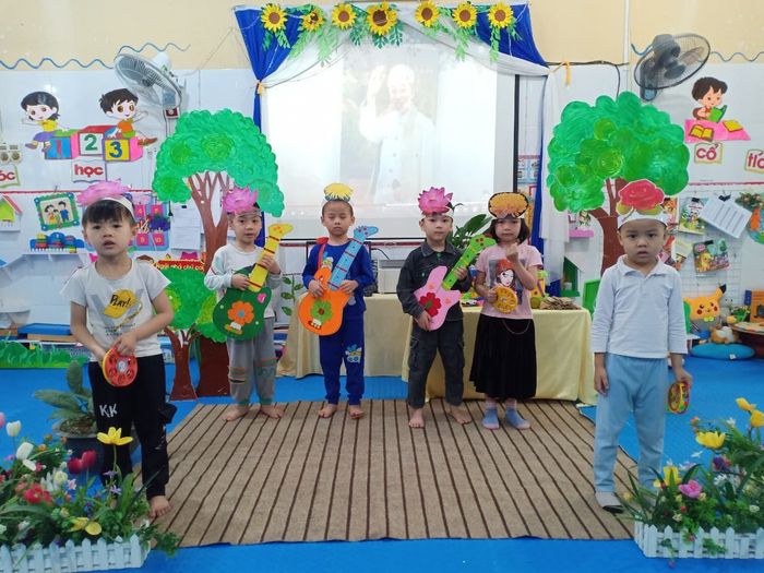 Hoạt động vui chơi ngoài trời tại Trường Mầm non 8/3
