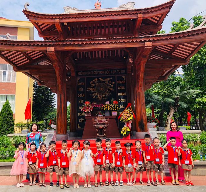 Khuôn viên xanh mát Trường Mầm non 1/6
