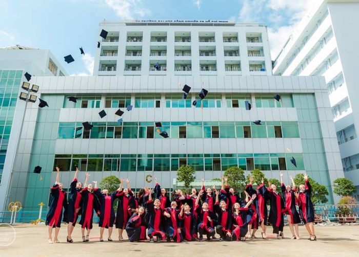 Đại học Công nghệ TP.HCM hình ảnh 1