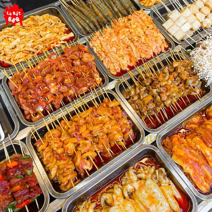 Góc chụp sinh động về các món nướng tại Lò Đất BBQ