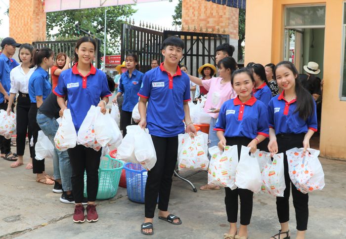 Hình ảnh minh họa tuổi trẻ do dự