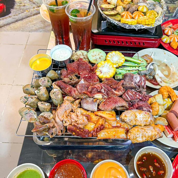 Không gian ấm cúng tại Linh An - Lẩu Nướng Buffet