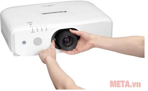 Máy chiếu Panasonic PT-EX620