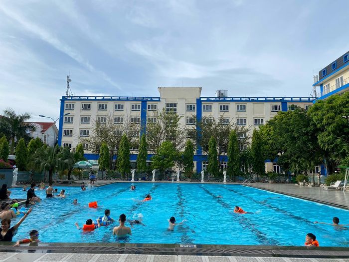 Khách sạn Ánh Phương - Không gian tiện nghi với hồ bơi ngoài trời đẳng cấp