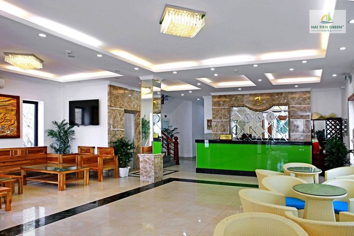 Khách sạn Hải Tiến Green - Khoảnh khắc hoàng hôn lãng mạn từ ban công phòng nghỉ