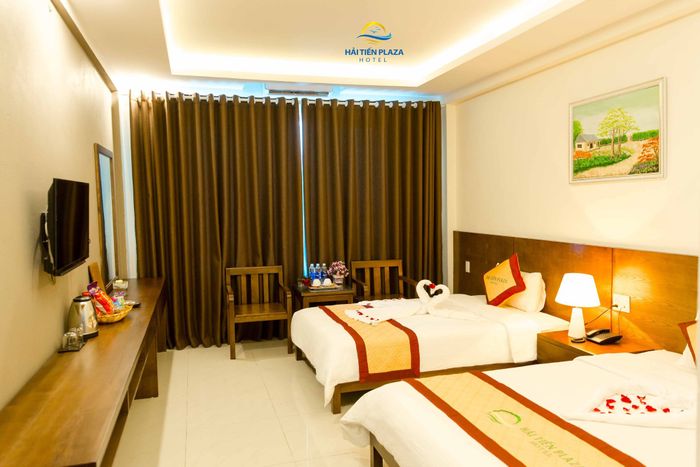 Hải Tiến Plaza Hotel - Khoảnh khắc bình minh rực rỡ từ hồ bơi ngoài trời