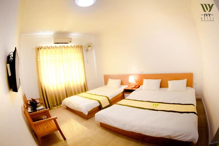 IVY Hotel - Khoảnh khắc hoàng hôn lãng mạn từ hồ bơi vô cực