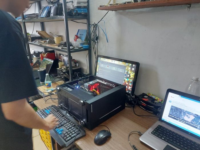 Không gian làm việc chuyên nghiệp tại LaptopXanh