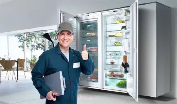 Hình ảnh đội ngũ kỹ thuật viên Thuận Phát Như Ý làm việc